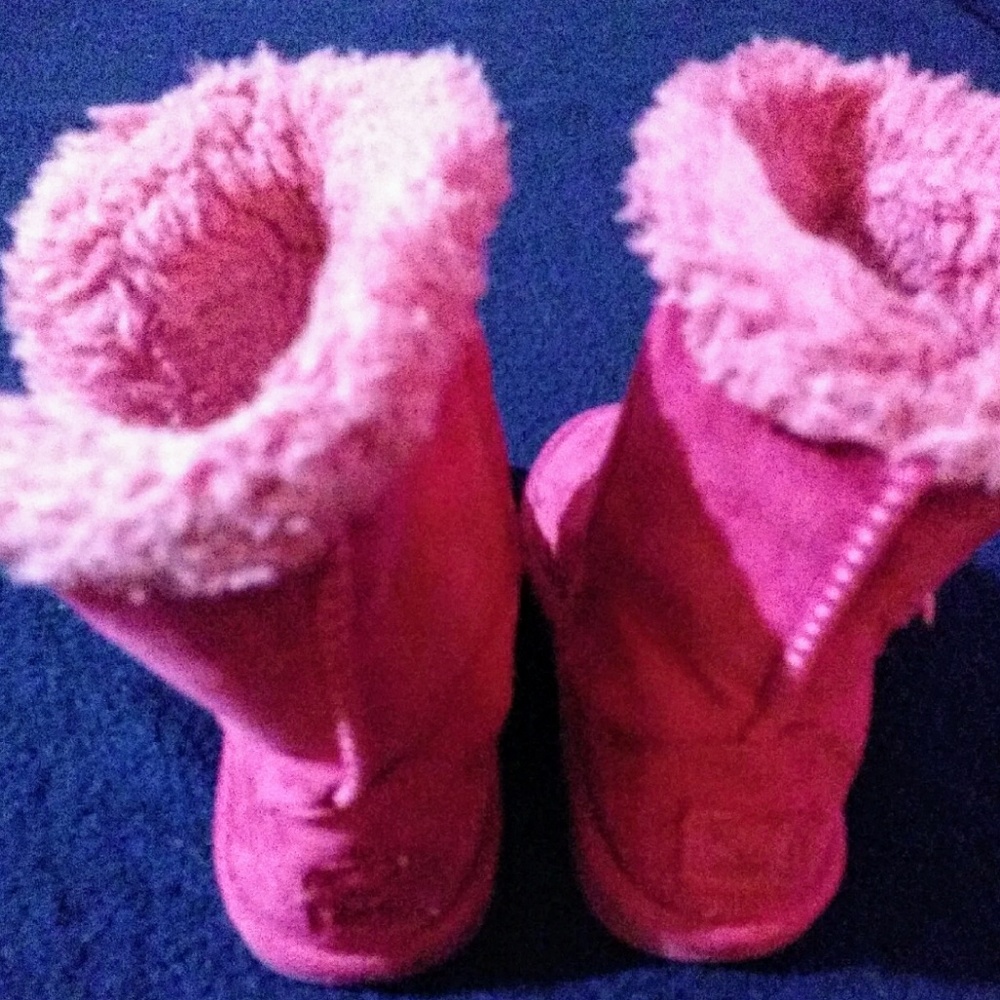 Girls pink butterfly boots (size 9)